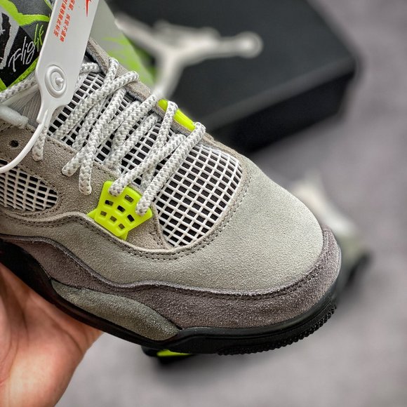 Air Jordan 4 Retro main image 5